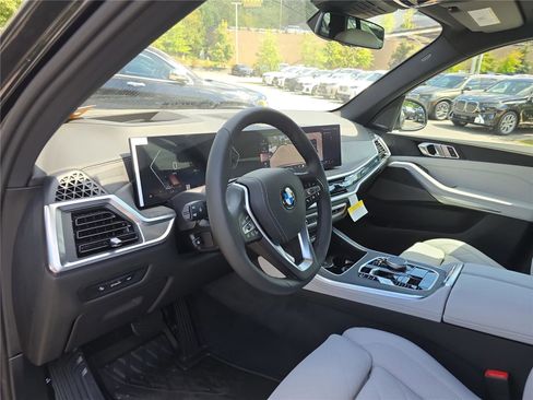 New 2026 BMW X5 xDrive40i w/ Climate Comfort Package AWD/4WD image 24