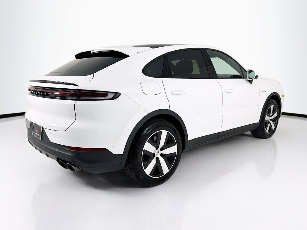 Certified 2024 Porsche Cayenne Coupe AWD/4WD image 9