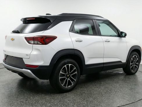 Used 2025 Chevrolet TrailBlazer LT FWD image 9
