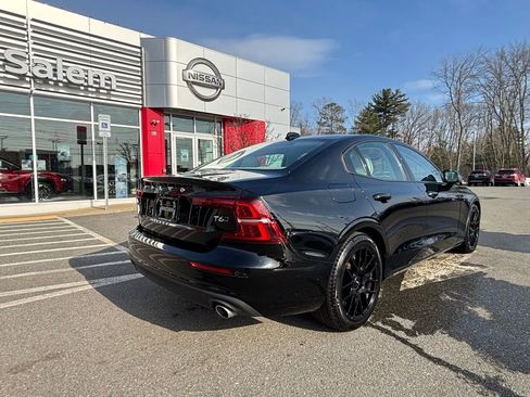 Used 2020 Volvo S60 T6 Momentum w/ Protection Package image 19