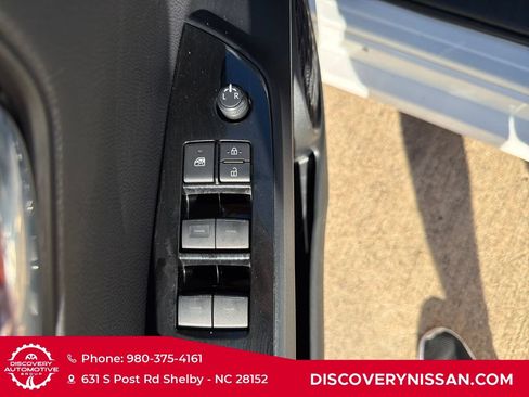 Used 2019 Toyota Prius LE FWD image 11