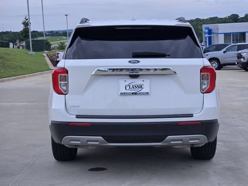Used 2024 Ford Explorer XLT w/ Equipment Group 202A RWD image 7