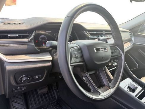 Used 2023 Jeep Grand Cherokee L Limited AWD/4WD image 14