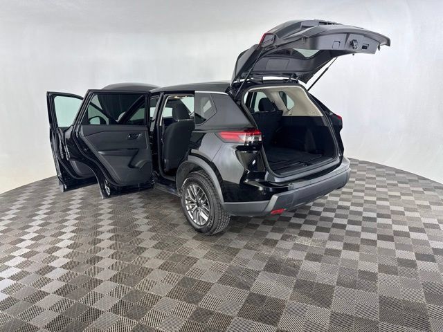 Used 2024 Nissan Rogue S AWD/4WD image 16