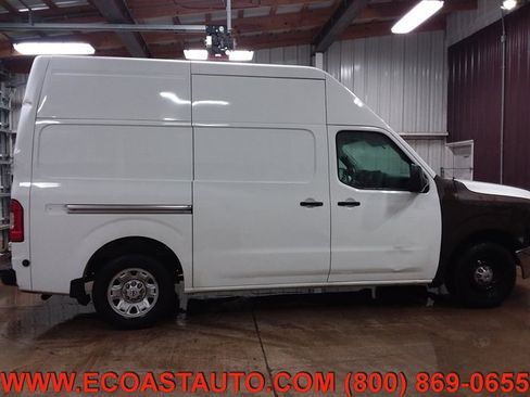 Used 2018 Nissan NV 2500 SV image 3
