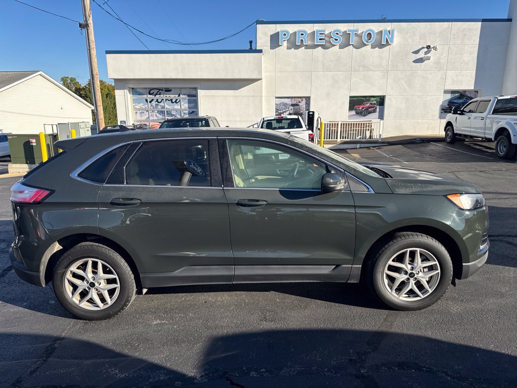 Used 2024 Ford Edge SEL w/ Convenience Package AWD/4WD image 4