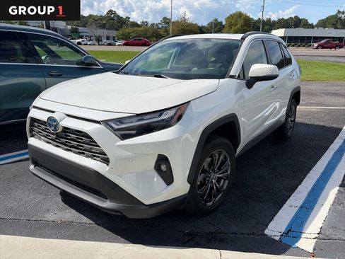 Used 2022 Toyota RAV4 Limited AWD/4WD image 1