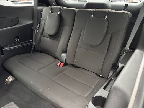 Used 2021 Ford Explorer XLT image 15