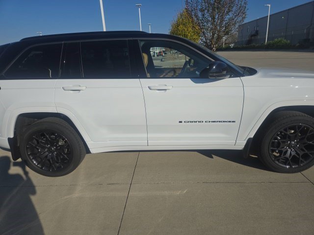 New 2027 Jeep Grand Cherokee Summit AWD/4WD image 5
