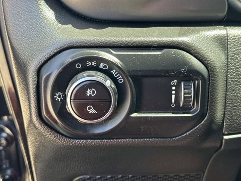 Used 2023 Jeep Gladiator Sport AWD/4WD image 20