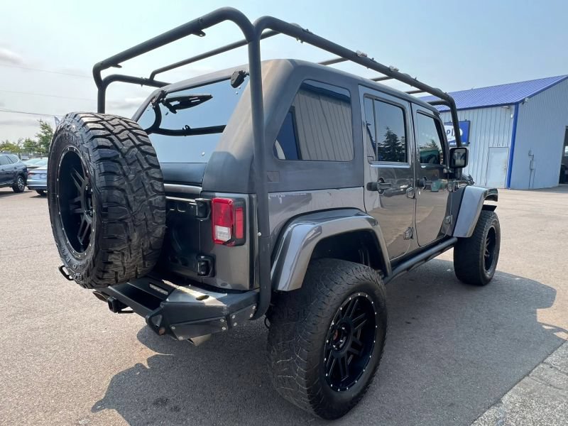 Used 2017 Jeep Wrangler Unlimited Sahara w/ Max Tow Package AWD/4WD image 14