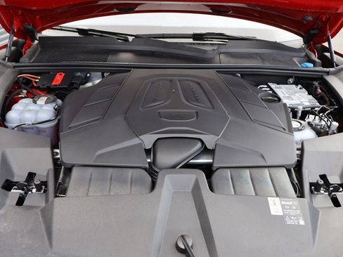 Certified 2025 Porsche Cayenne E-Hybrid AWD/4WD image 29