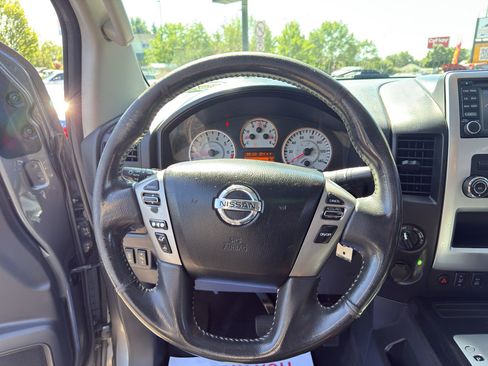 Used 2015 Nissan Titan PRO-4X w/ Pro-4x Luxury Package AWD/4WD image 21