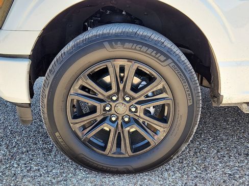 Used 2025 Ford F150 Platinum w/ FX4 Off-Road Package AWD/4WD image 6