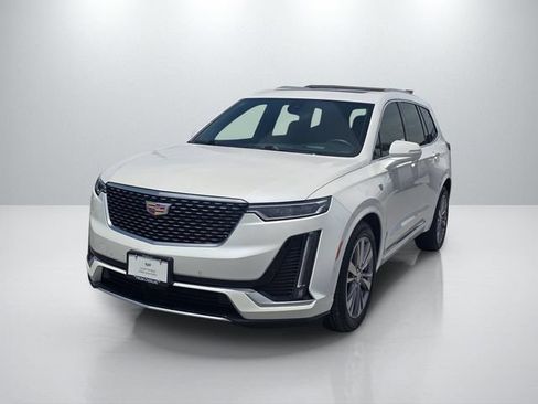 Used 2024 Cadillac XT6 Premium Luxury w/ Technology Package FWD image 2