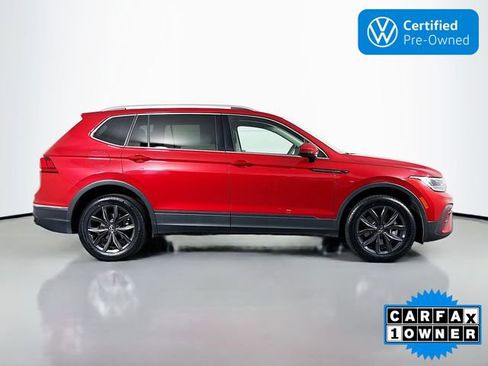 Certified 2022 Volkswagen Tiguan SE w/ Panoramic Sunroof Package image 8