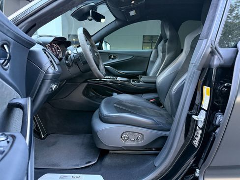 Used 2022 Aston Martin DBX image 21