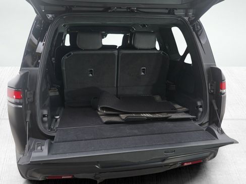 Used 2025 Rivian R1S Premium image 11