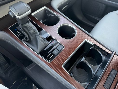 Used 2023 Toyota Sienna XLE image 16