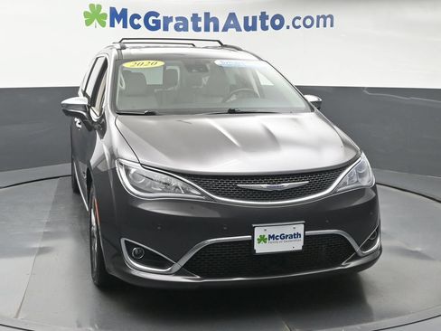 Used 2020 Chrysler Pacifica Limited w/ Tire & Wheel Group FWD image 5