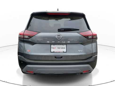Used 2023 Nissan Rogue SV image 5