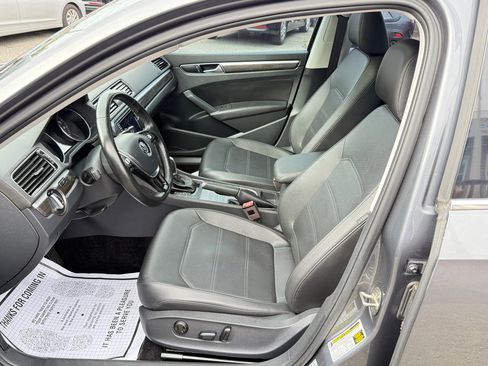 Used 2018 Volkswagen Passat 2.0T SE image 11