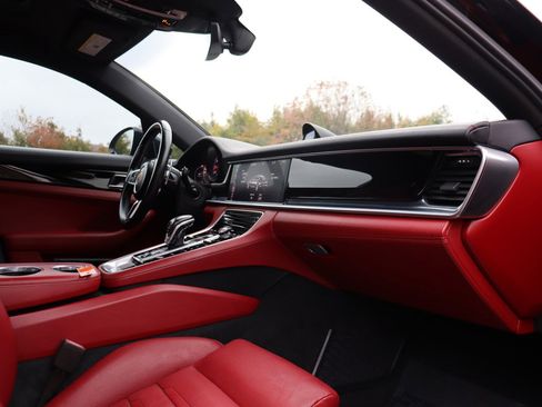 Used 2018 Porsche Panamera w/ Premium Package Plus image 18