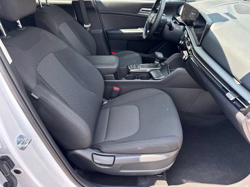 Used 2026 Kia Sportage LX w/ LX Convenience Package FWD image 10