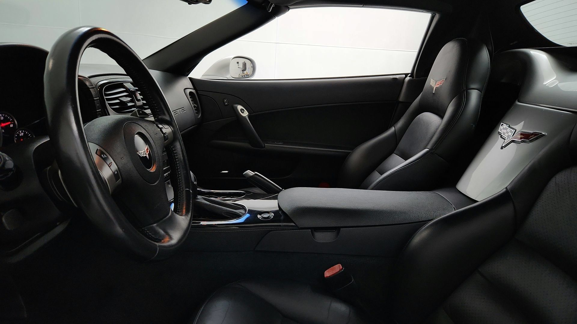 Used 2010 Chevrolet Corvette Grand Sport w/ Preferred Equipment Group RWD image 14