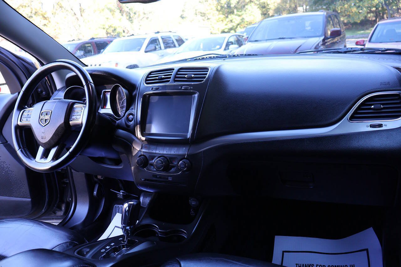 Used 2017 Dodge Journey Crossroad FWD image 25
