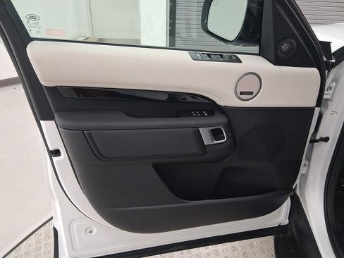 New 2025 Land Rover Discovery S image 19