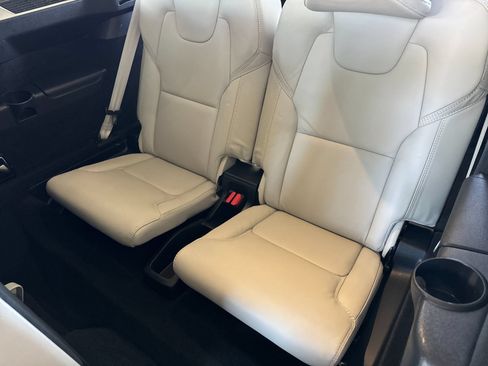 Certified 2023 Volvo XC90 T8 Ultimate w/ Protection Package Premier AWD/4WD image 19