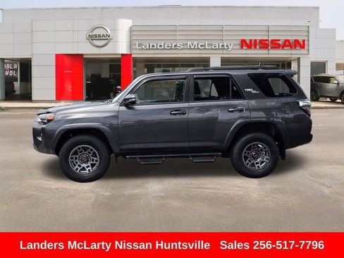 Used 2019 Toyota 4Runner TRD Off-Road Premium AWD/4WD image 8