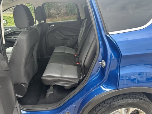 Used 2017 Ford Escape SE w/ Equipment Group 201A image 16