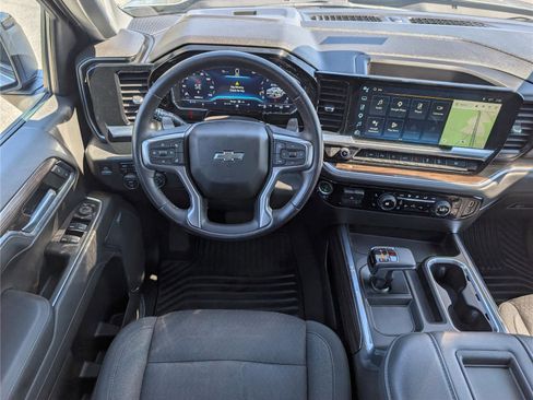 Used 2022 Chevrolet Silverado 1500 RST w/ Convenience Package II AWD/4WD image 17