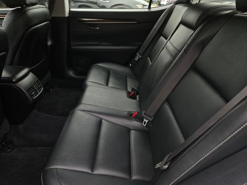 Used 2013 Lexus ES 350 w/ Premium Pkg FWD image 12