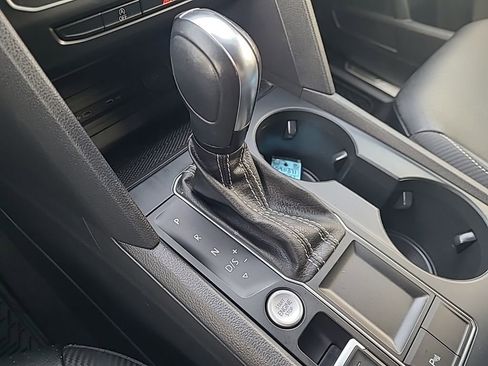 Used 2021 Volkswagen Atlas Cross Sport SE image 20