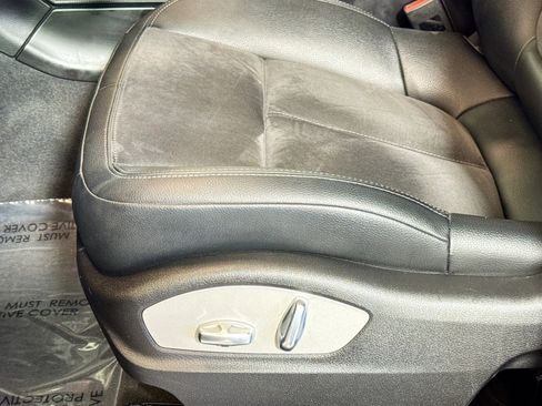 Used 2018 Porsche Macan Sport Edition image 17