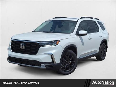 New 2025 Honda Pilot Touring image 1
