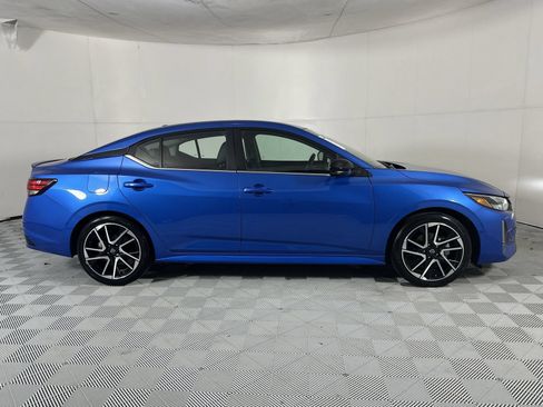 Certified 2025 Nissan Sentra SR w/ SR Premium Package FWD image 9