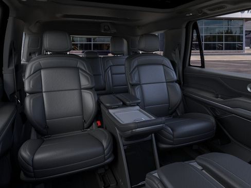 New 2026 Lincoln Navigator Reserve w/ Jet Appearance Package AWD/4WD image 11