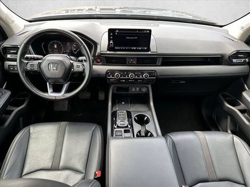 Used 2024 Honda Pilot Touring image 20