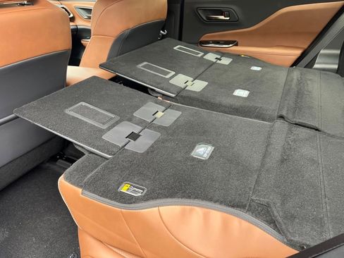 New 2026 Toyota Crown Signia image 39