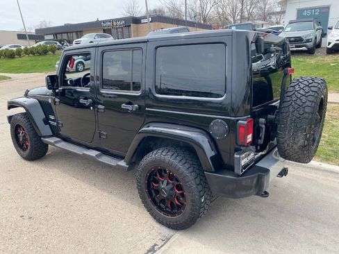 Used 2011 Jeep Wrangler Unlimited Sahara image 3