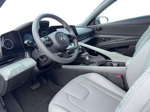 New 2026 Hyundai Elantra Limited image 14