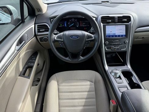 Certified 2020 Ford Fusion SE image 12