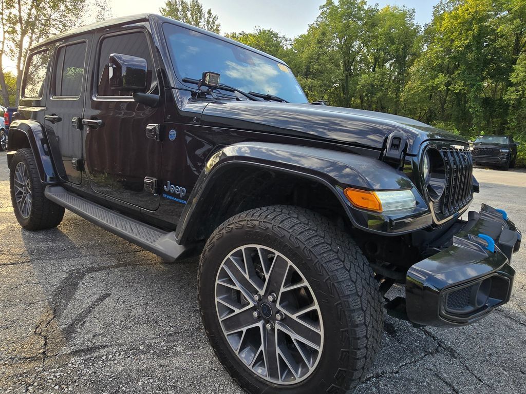 Used 2024 Jeep Wrangler High Altitude AWD/4WD image 10