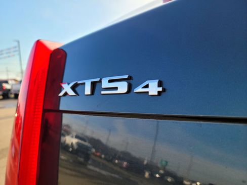 Used 2016 Cadillac XTS Premium image 23