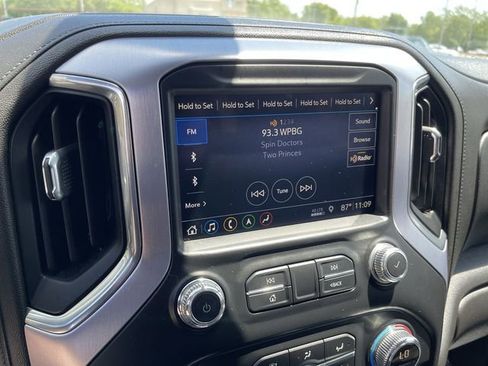 Used 2019 GMC Sierra 1500 SLT w/ SLT Premium Plus Package AWD/4WD image 19