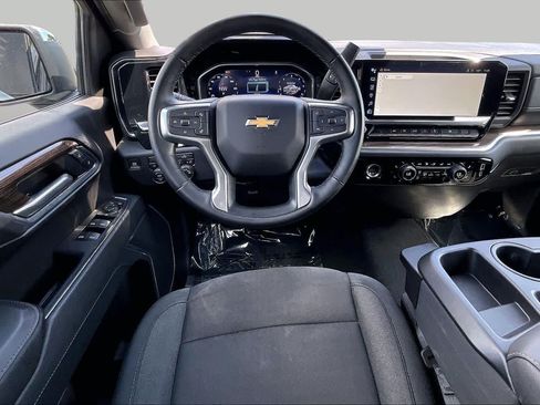 Used 2024 Chevrolet Silverado 1500 LT AWD/4WD image 6